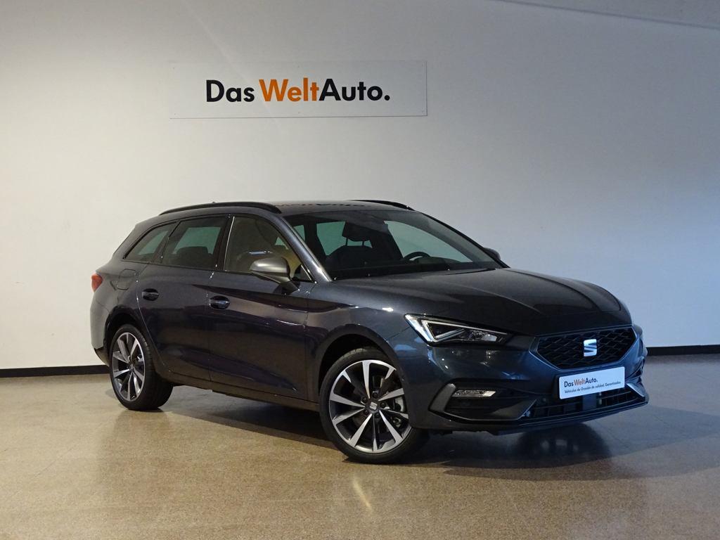 SEAT León (1.5 TSI S&S FR Launch Pack L 110 kW (150 CV)) en Barcelona