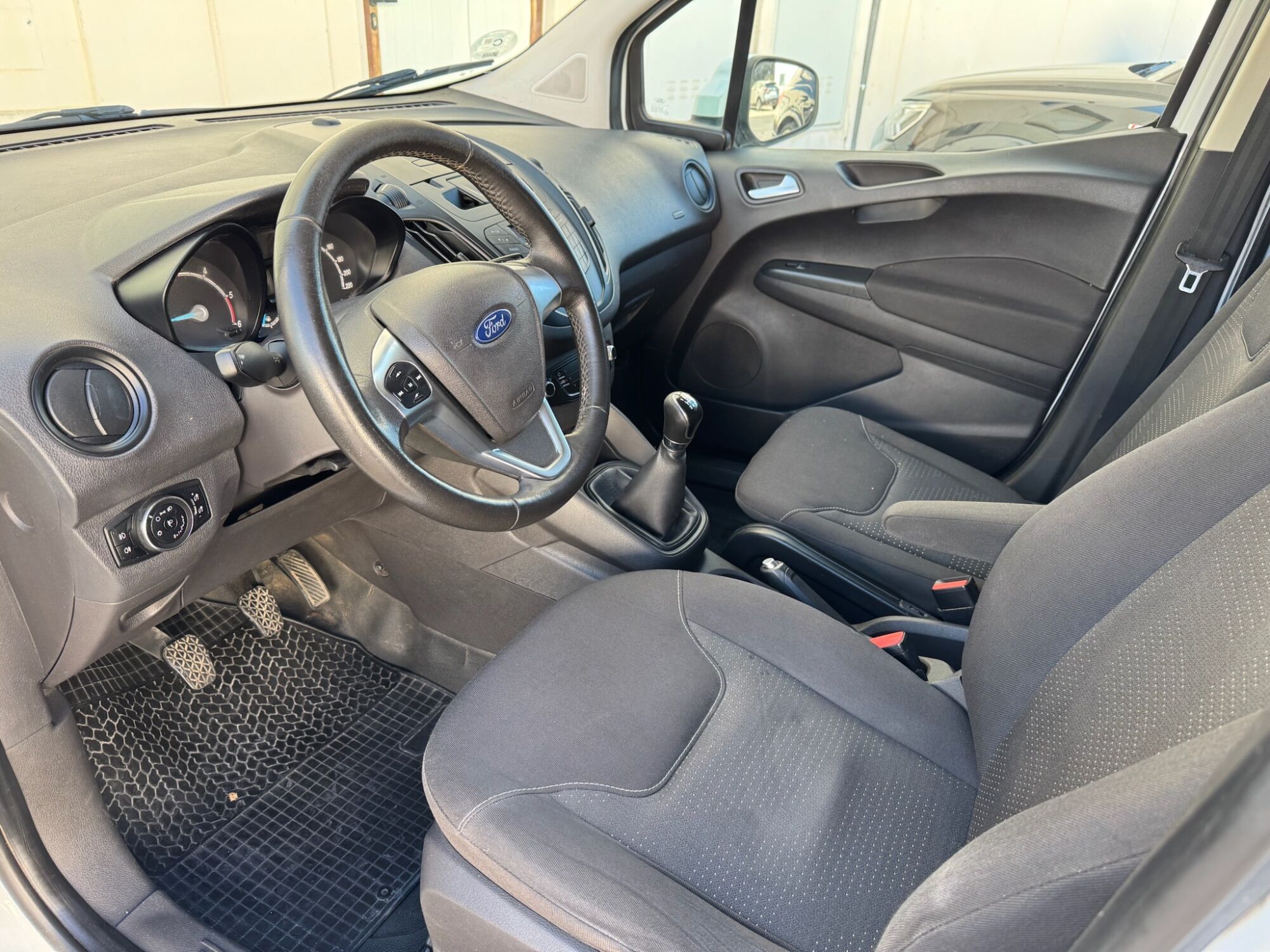 Foto del FORD Transit Courier Van 1.5TDCi Trend 75