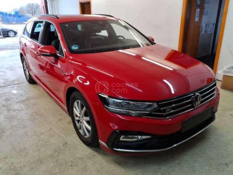 Foto del VOLKSWAGEN Passat 1.5 eTSI DSG7 110kW