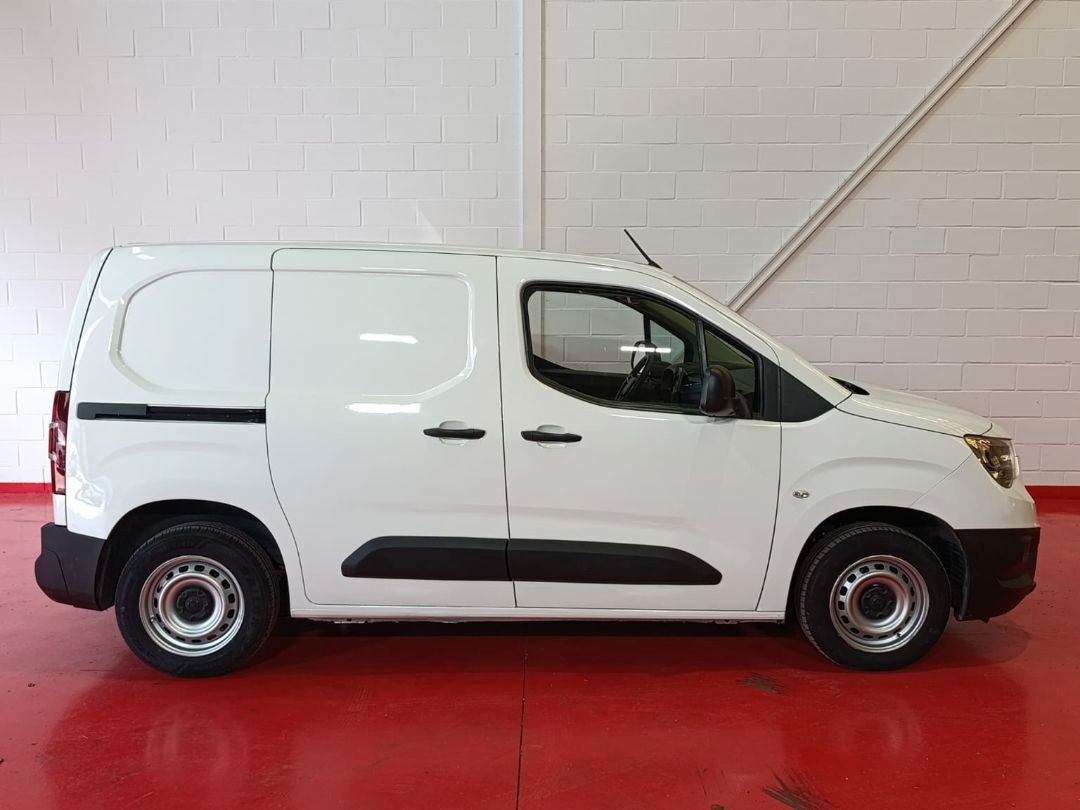 Foto del OPEL Combo Cargo 1.5TD S&S L 1000 Express 100