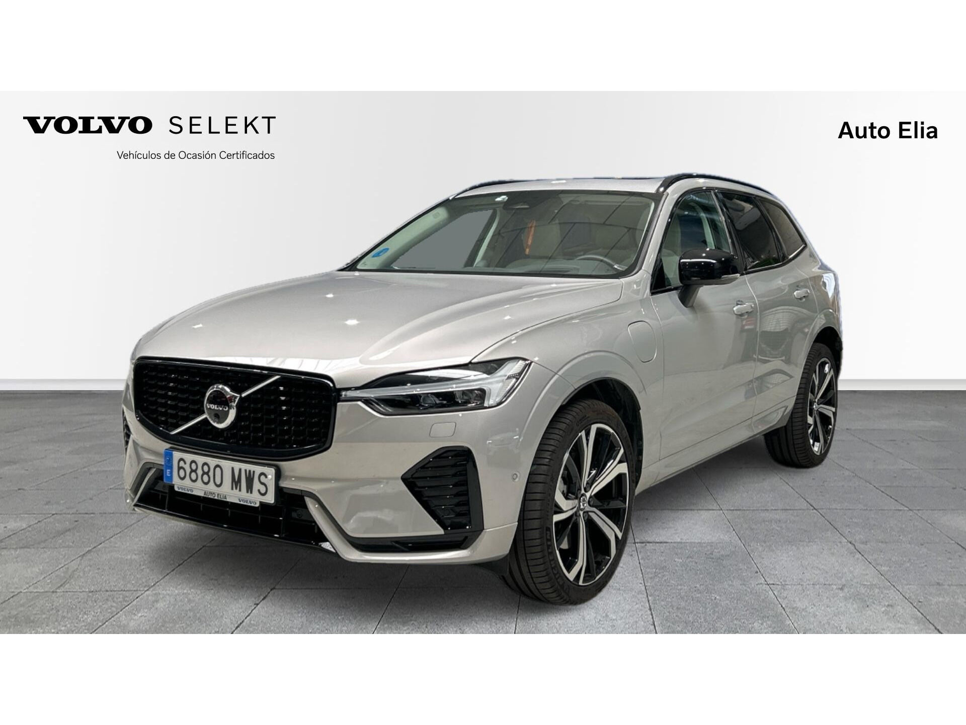 VOLVO XC60 (T6 Recharge Ultimate Dark AWD Auto 257 kW (350 CV)) en Madrid