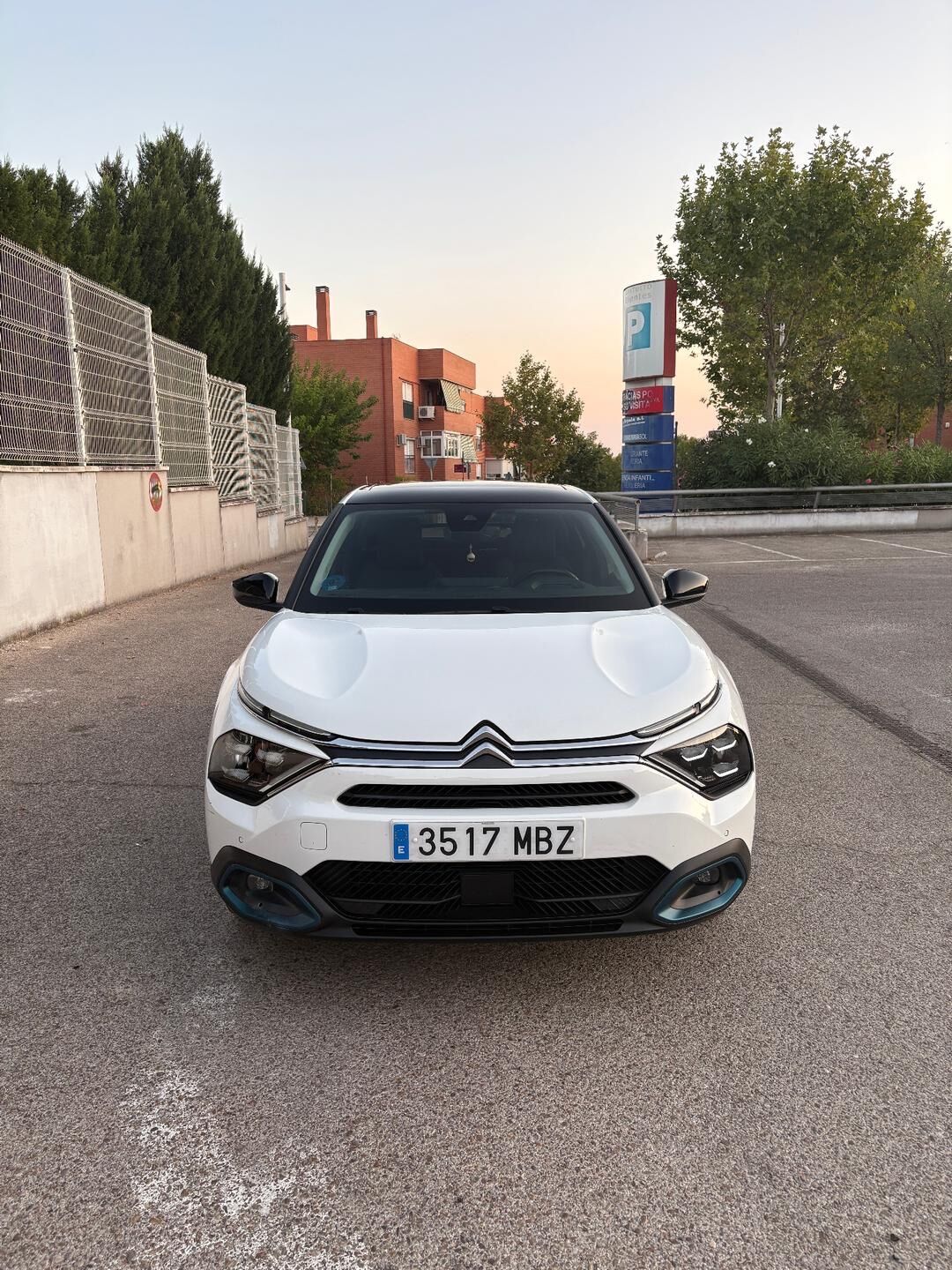 Foto del CITROEN C4 ë - Shine 100kW