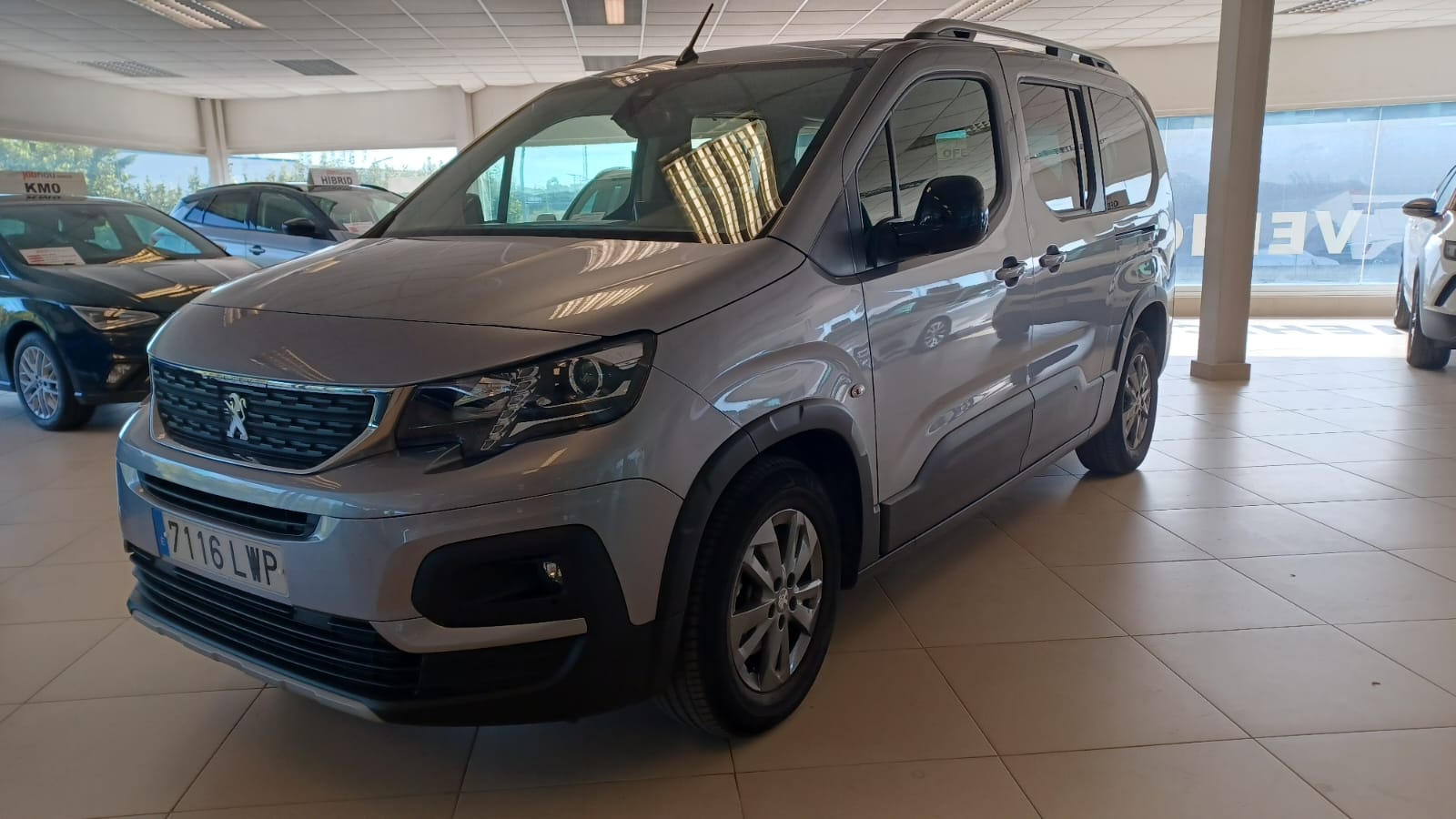 PEUGEOT Rifter (Allure Pack Long PureTech 96kW EAT8 7 PL) en Barcelona