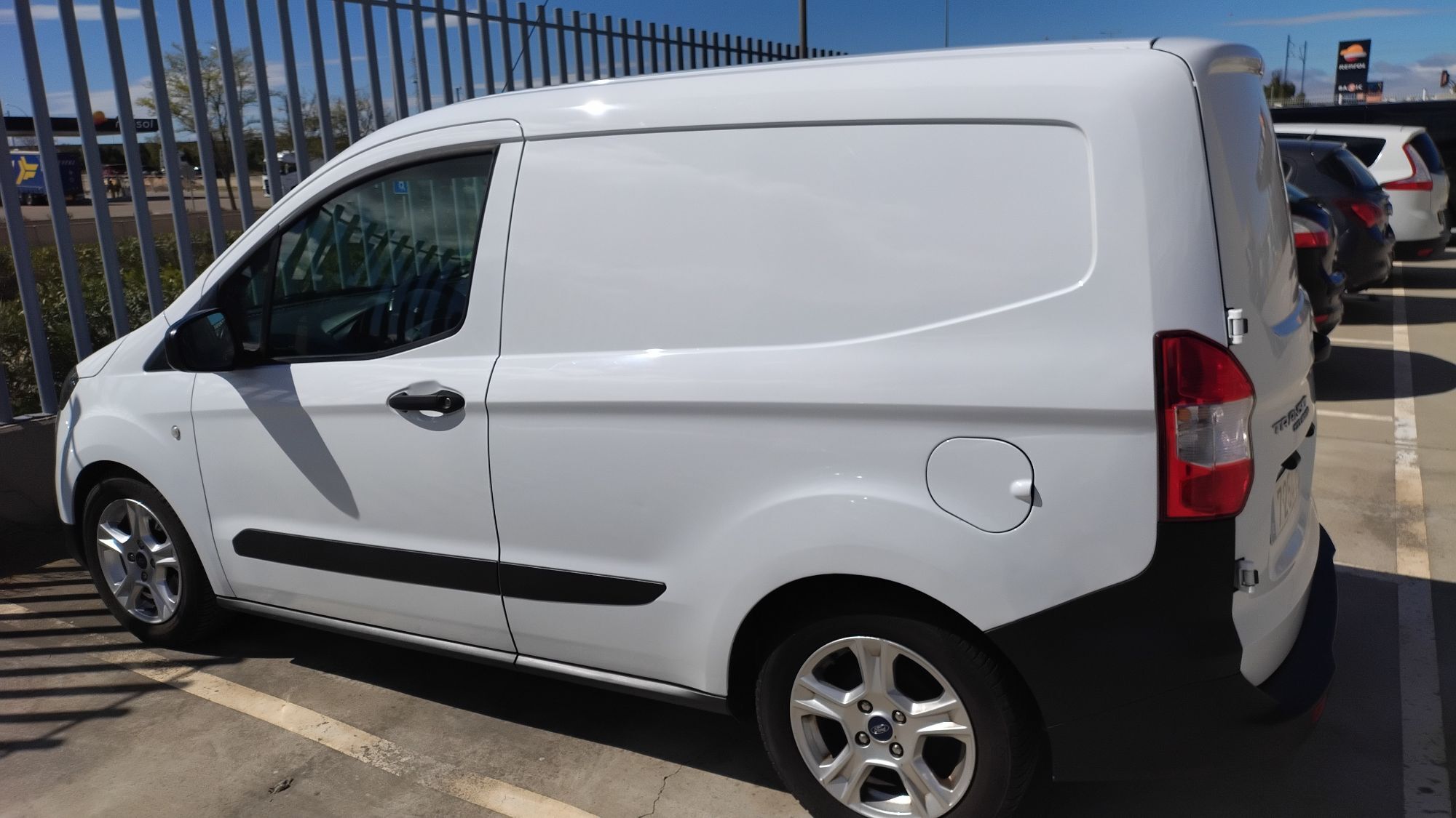 Foto del FORD Transit Courier Van 1.5TDCi Trend 75