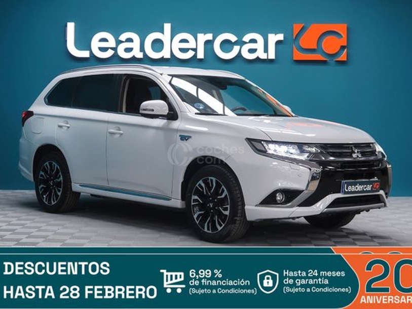 Foto del MITSUBISHI Outlander PHEV Kaiteki 4WD