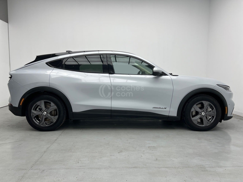 Foto del FORD Mustang Mach-E AWD Rango estandar