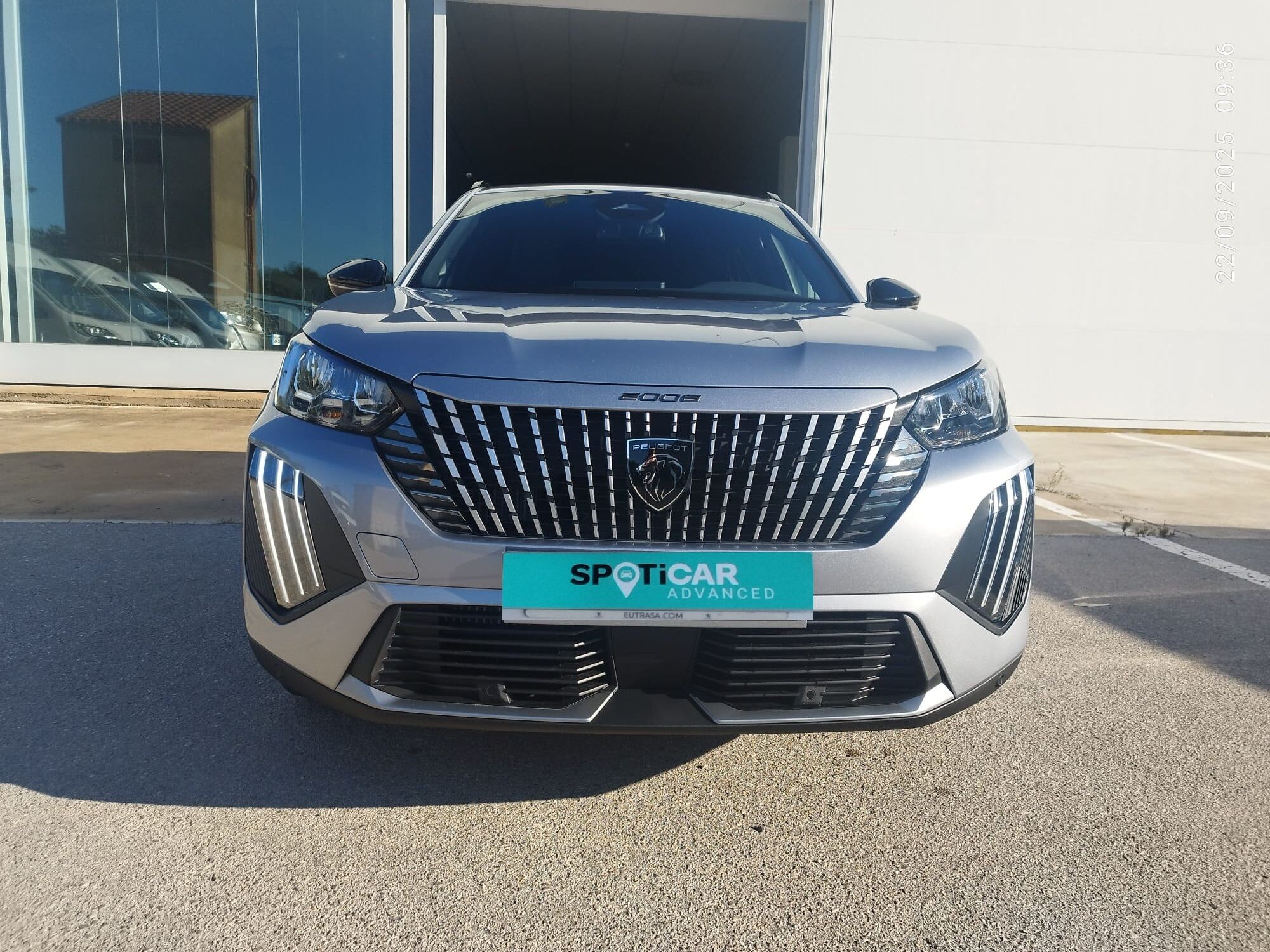 PEUGEOT 2008 (Allure Gasolina 100 S&S 6 Vel. MAN) en Barcelona