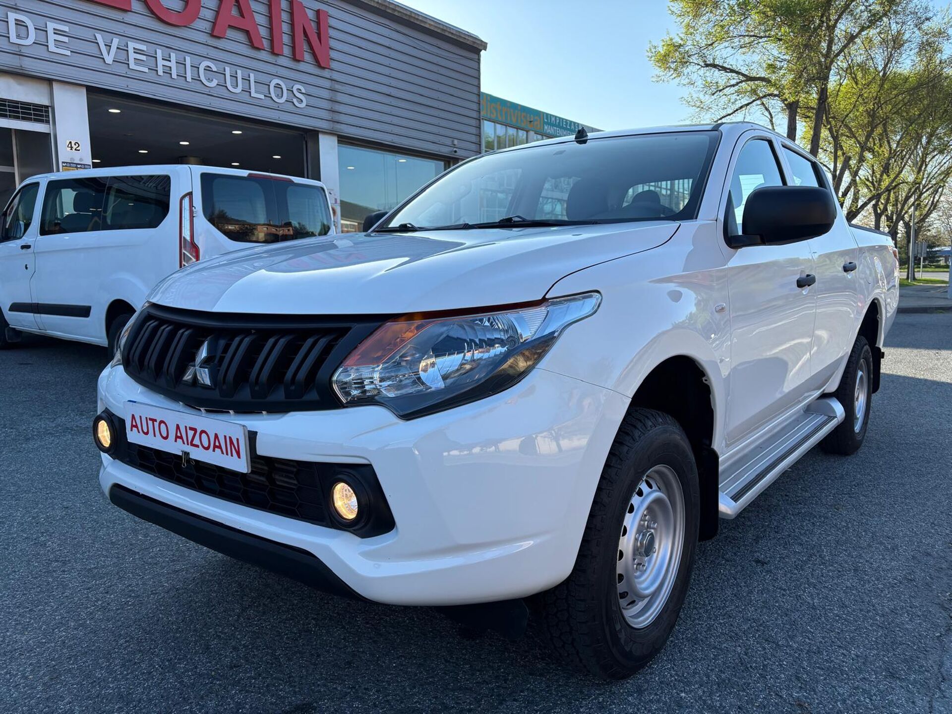Imagen de MITSUBISHI L200