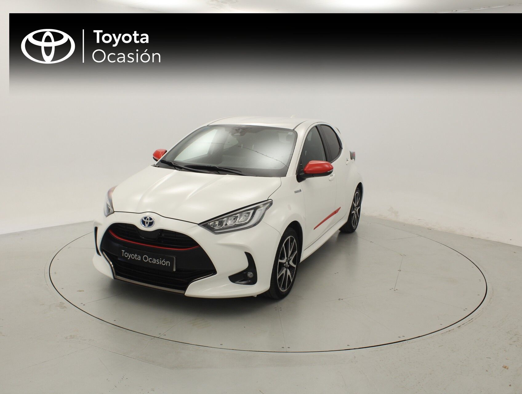 TOYOTA Yaris (Berlina 1.5 VVT-I HYBRID STYLE 116 5P) en Barcelona