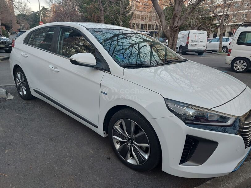 Foto del HYUNDAI Ioniq PHEV 1.6 GDI Tecno White