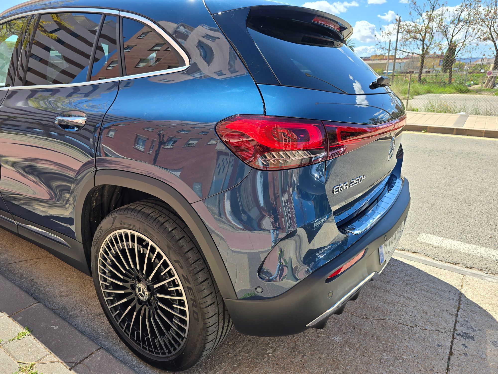 Foto del MERCEDES EQA 250 +