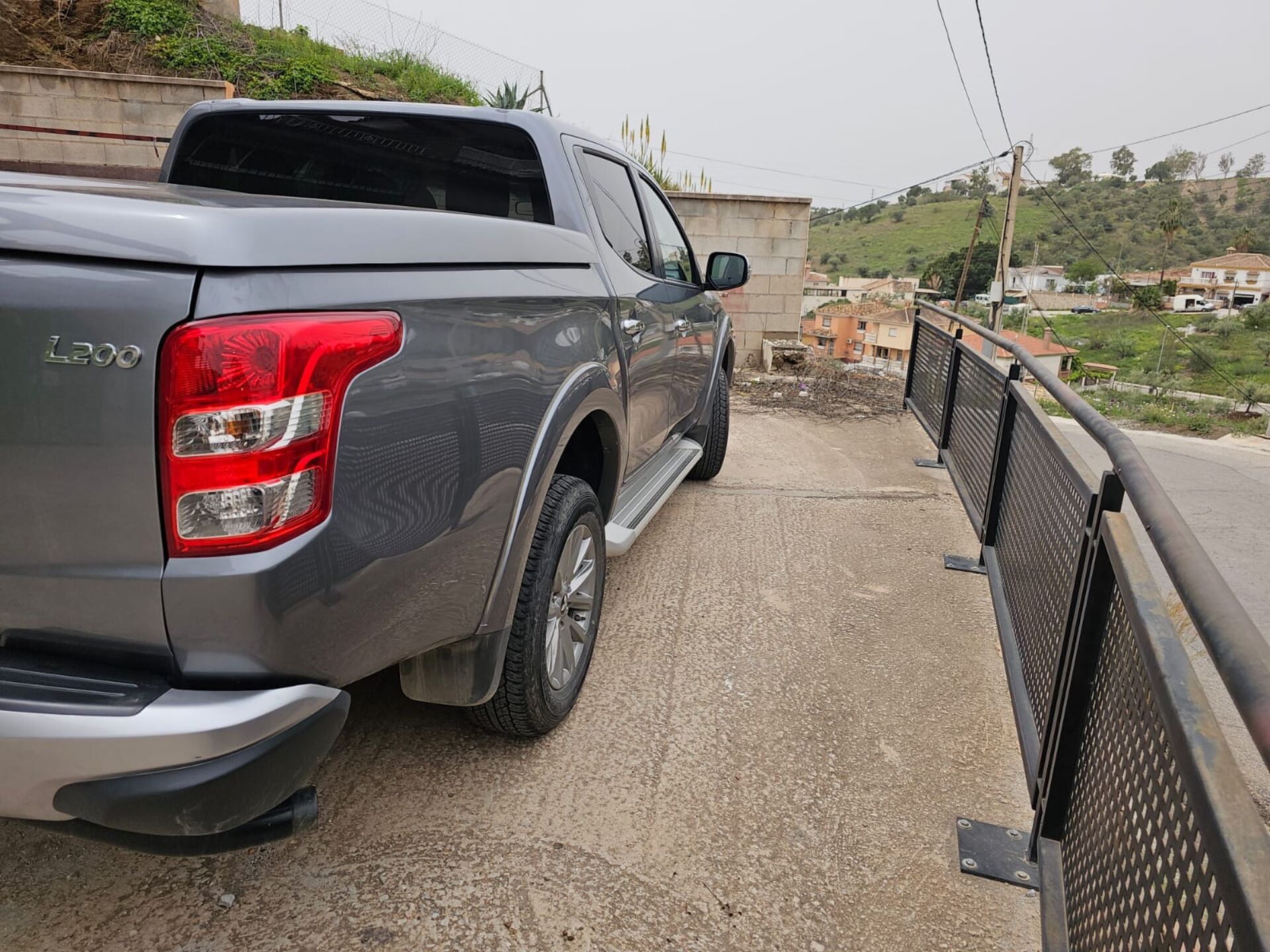 Imagen 3 de MITSUBISHI L200