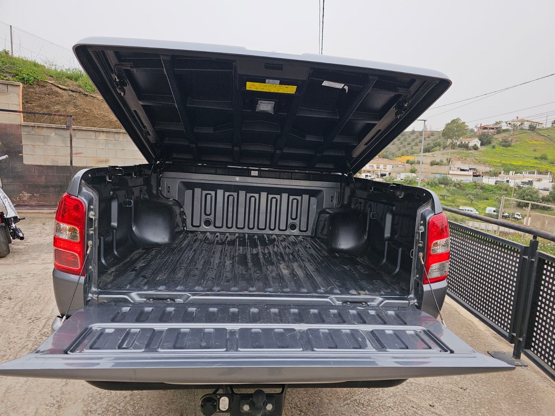 Imagen 2 de MITSUBISHI L200