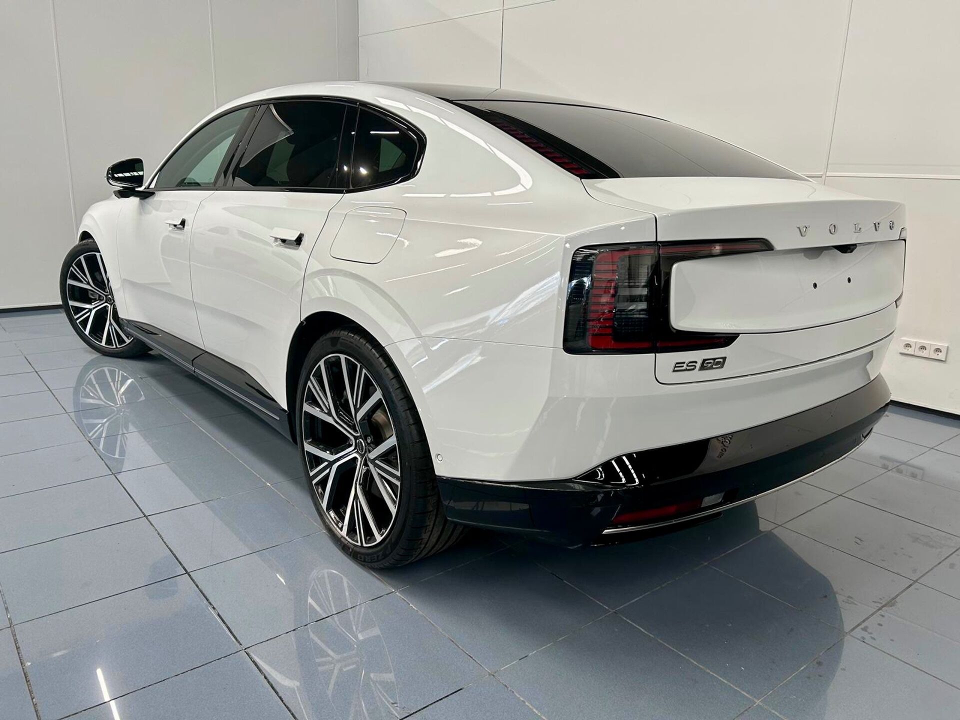 Imagen 3 de VOLVO ES90