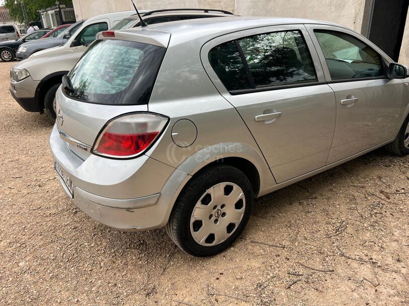 Foto del OPEL Astra 1.7CDTi Cosmo 100