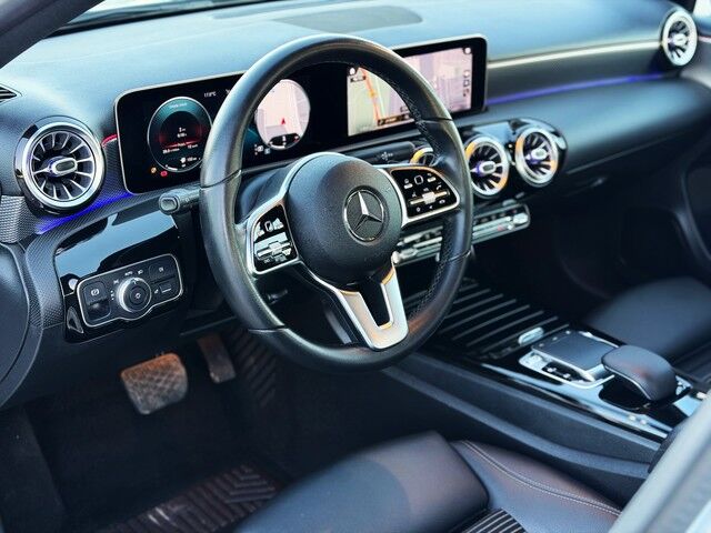 Foto del MERCEDES Clase A A 200 Sedán 7G-DCT