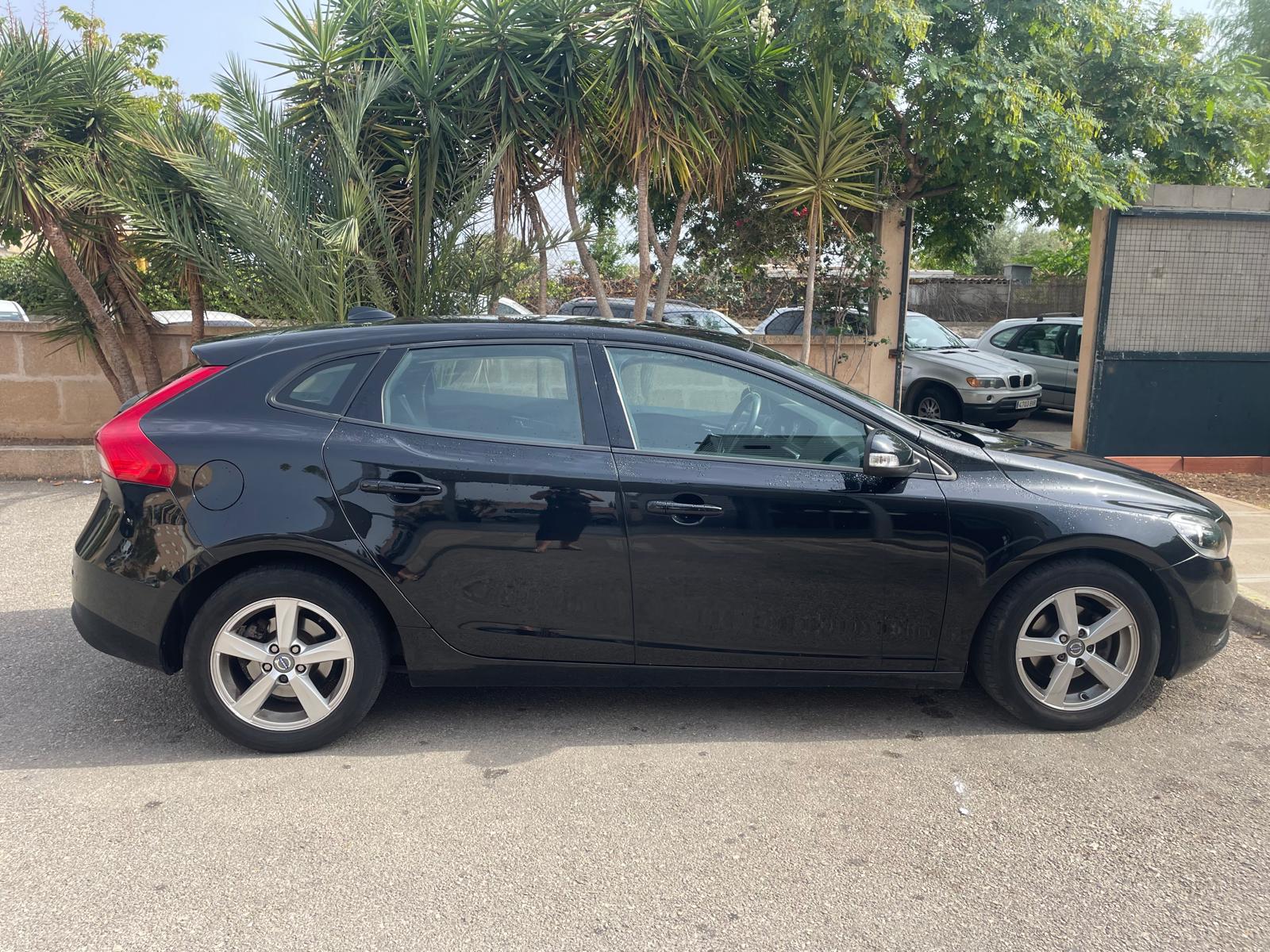 Foto del VOLVO V40 D2 R-Design Kinetic 115