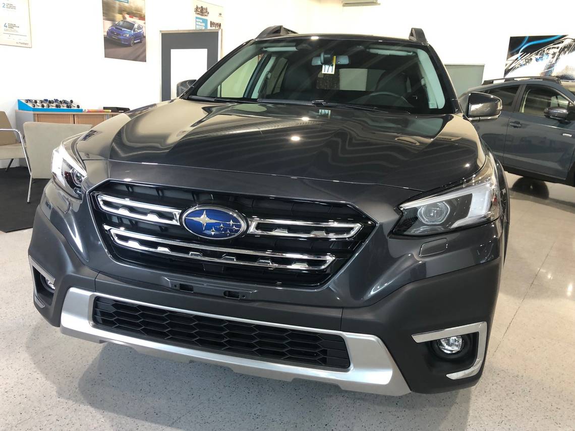 SUBARU Outback (2.5i   CVT Lineartronic AWD Trek) en Barcelona