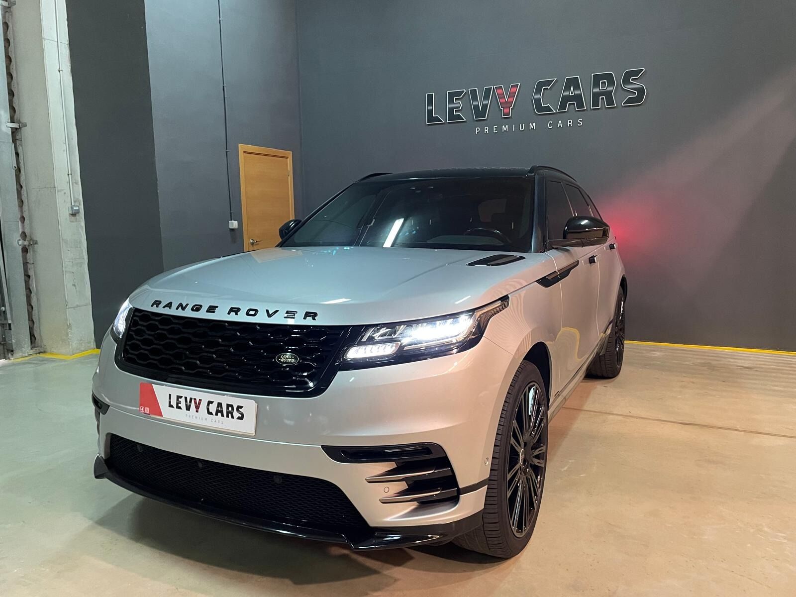 LAND ROVER Range Rover Velar (3.0D D300 R-Dynamic SE 4WD Auto) en Valencia