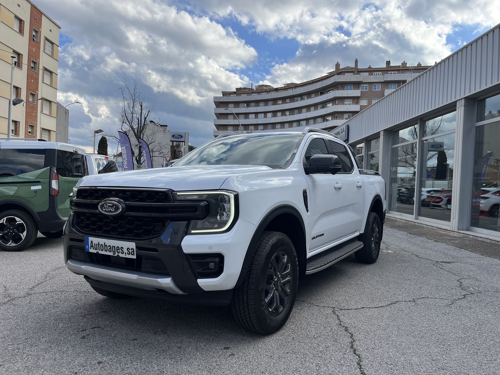 FORD Ranger (3.0 Ecoblue 240cv AT e-AWD Wildtrack) en Barcelona