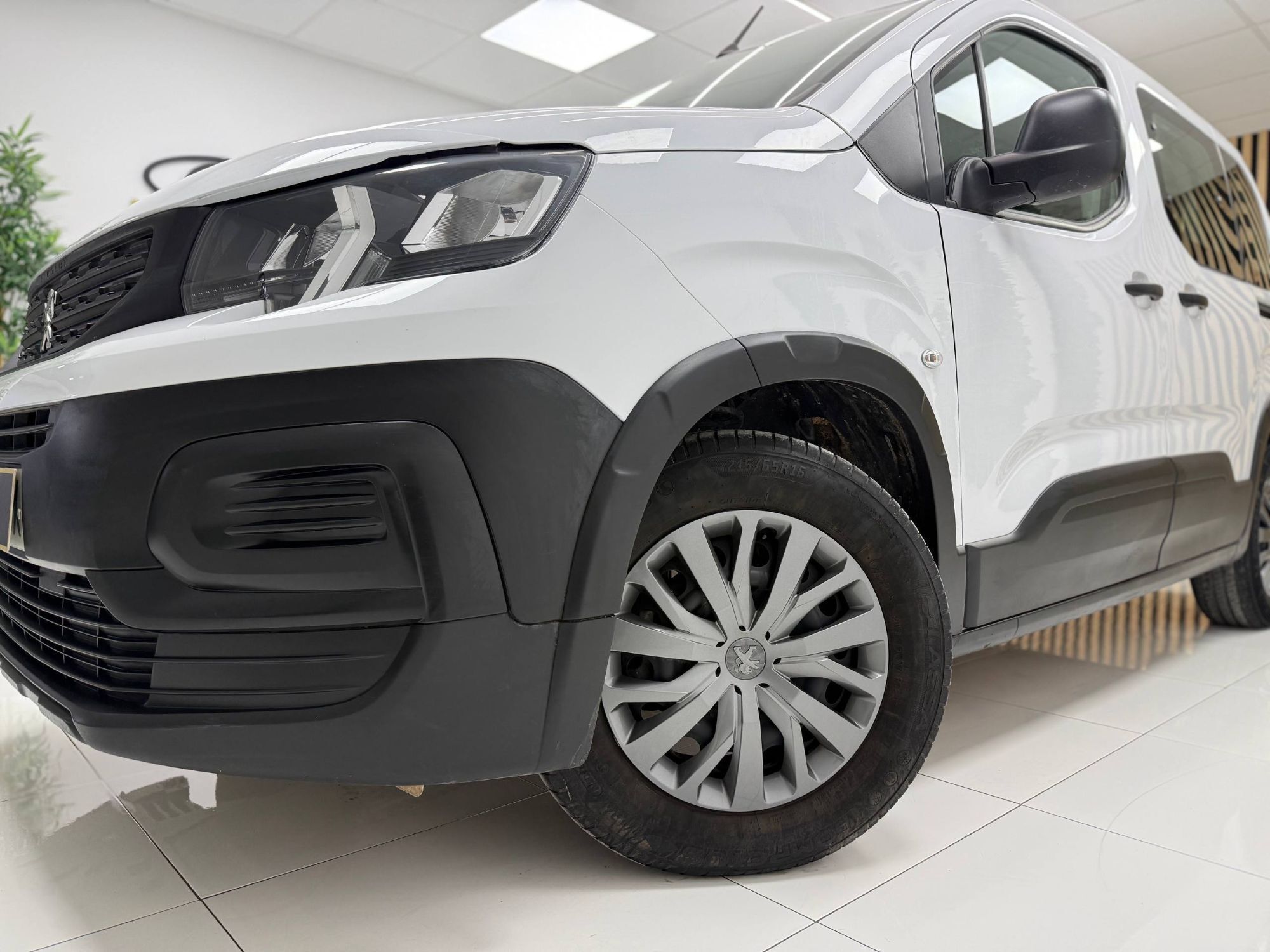 Foto del PEUGEOT Rifter 1.5BlueHDI S&S Active Pack Business Standard 100