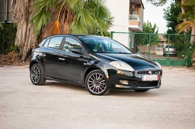 FIAT Bravo (Bravo ES - Ber5 1.9 MJET 120 EU4, Dynamic, 2007 - 2010) en Murc
