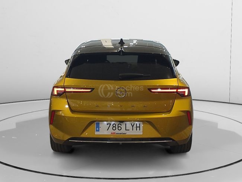 Foto del OPEL Astra 1.2T XHT S-S Ultimate Aut. 130