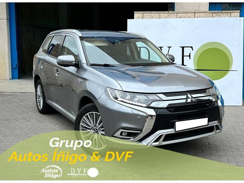 Foto del MITSUBISHI Outlander PHEV Kaiteki 4WD