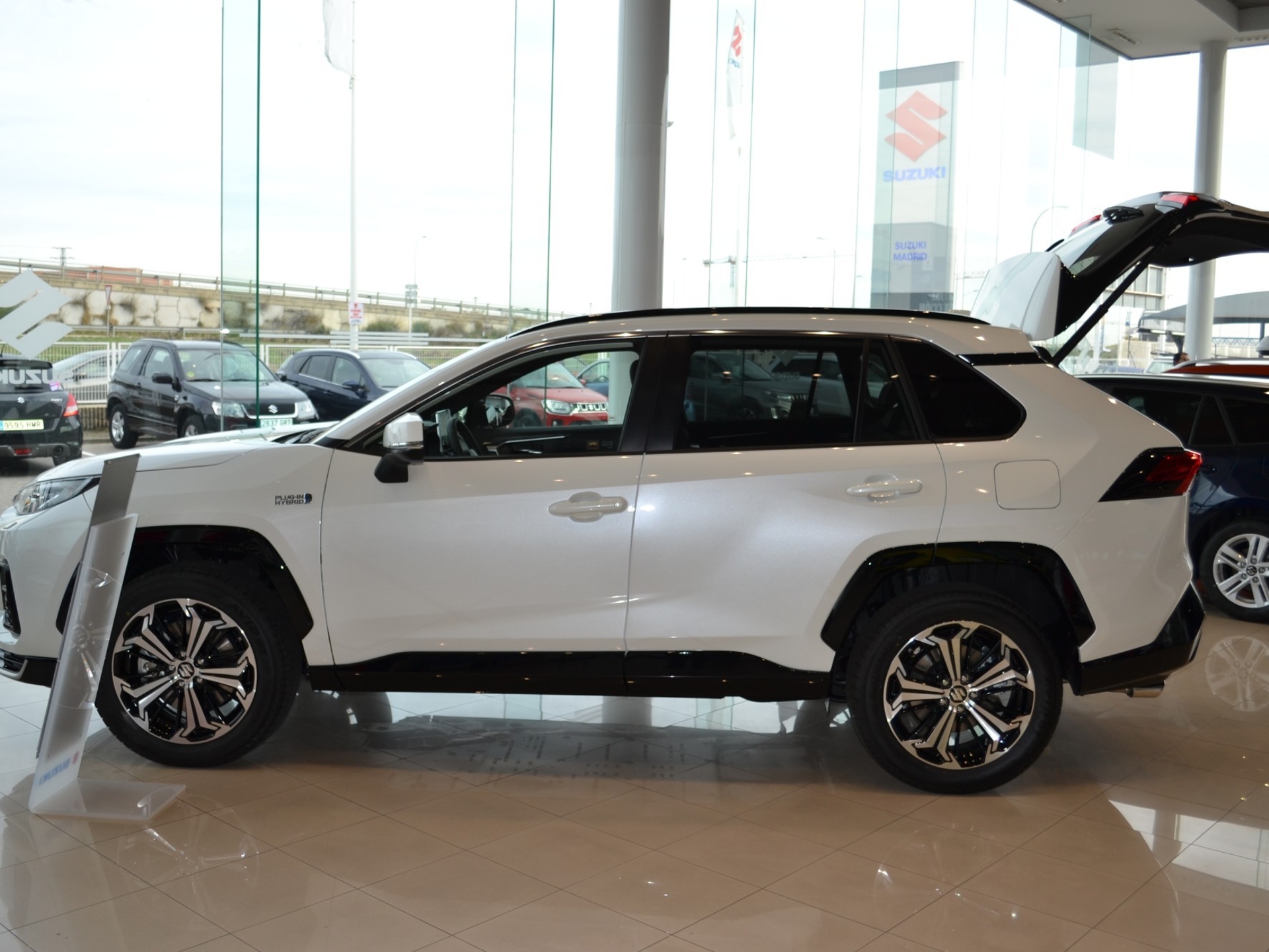 Imagen de SUZUKI Across