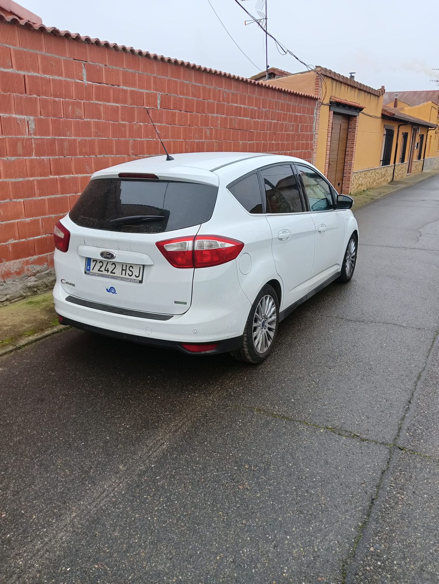 Foto del FORD C-Max 1.0 Ecoboost Auto-S&S Titanium 125