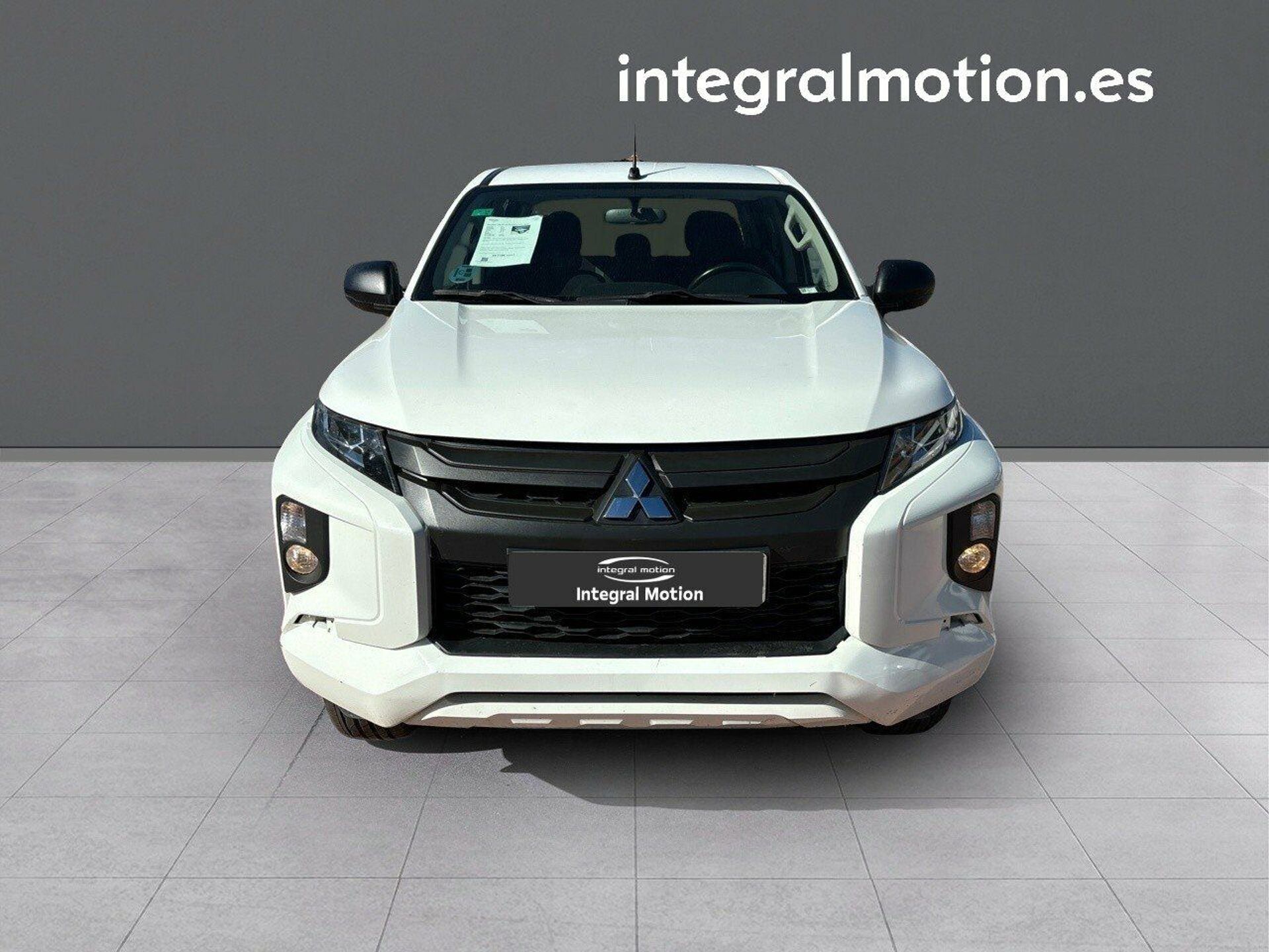 Imagen 2 de MITSUBISHI L200