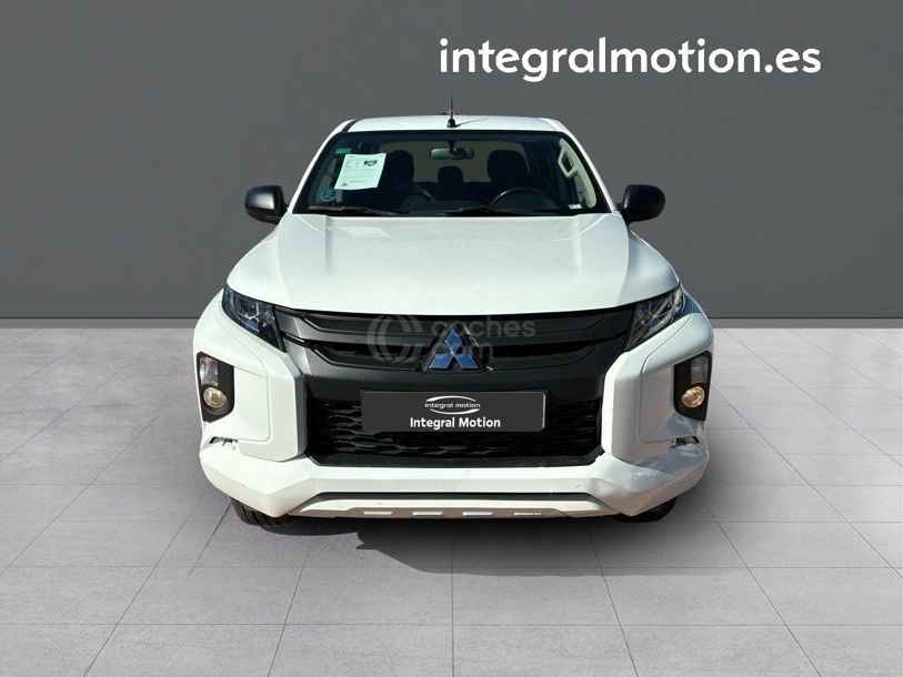 Foto del MITSUBISHI L200 2.2DI-D Doble Cabina 6AT M-PRO