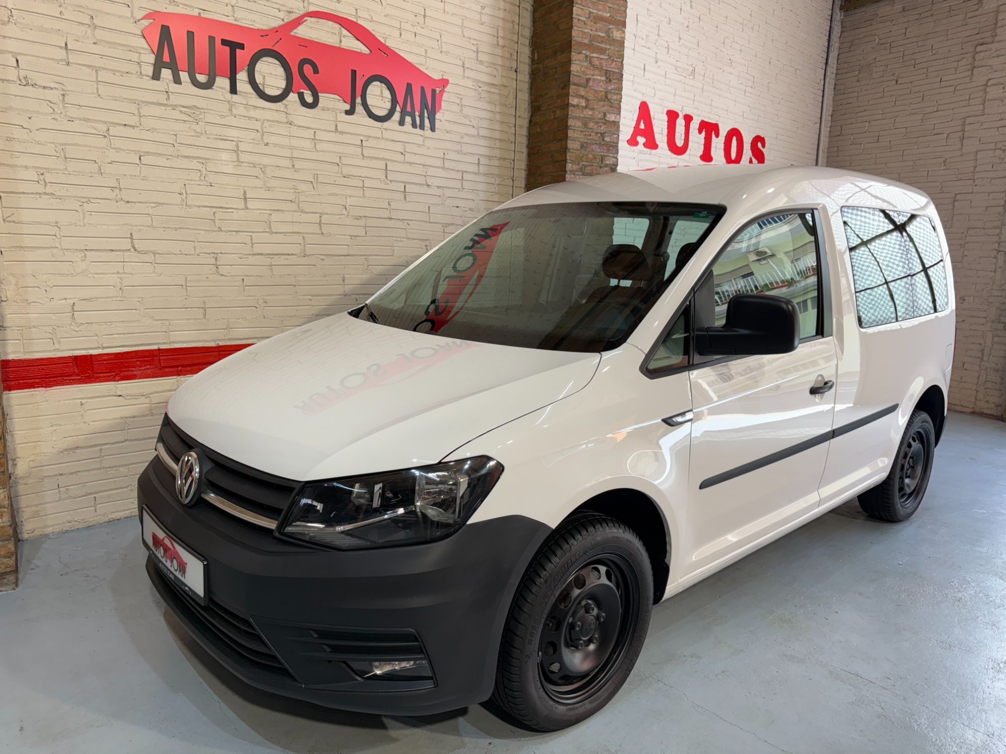 VOLKSWAGEN Caddy (2.0TDI Kombi Business 4M 90kW) en Barcelona