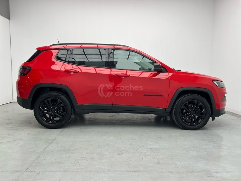 Foto del JEEP Compass 1.3 Gse T4 Night Eagle 4x2 130