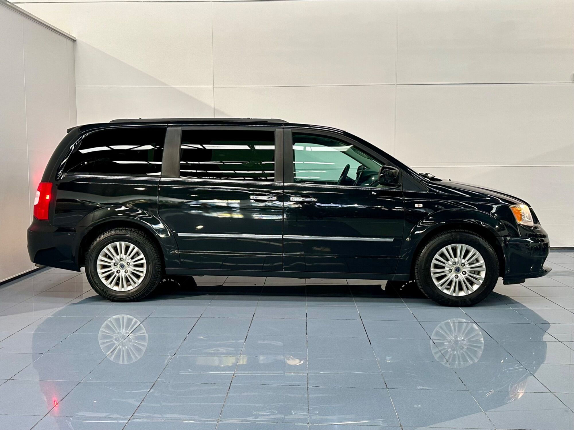 Foto del LANCIA Voyager 2.8CRD Platinum 177 Aut.