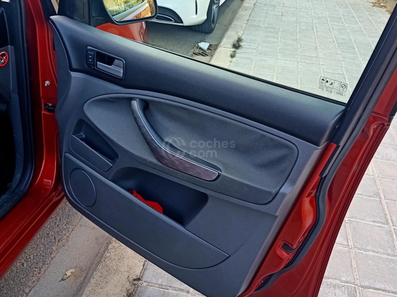 Foto del FORD C-Max 1.6 Ti-VCT Business 115