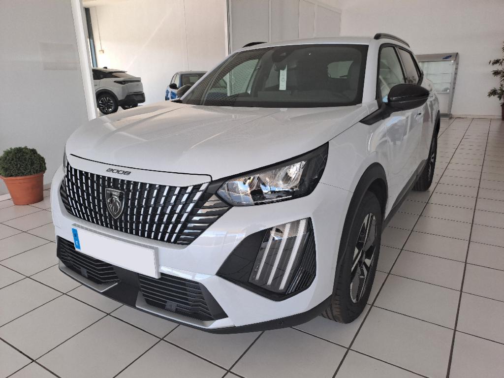 PEUGEOT 2008 (1.2 HYBRID 145 ALLURE EDSC6 5P) en Badajoz