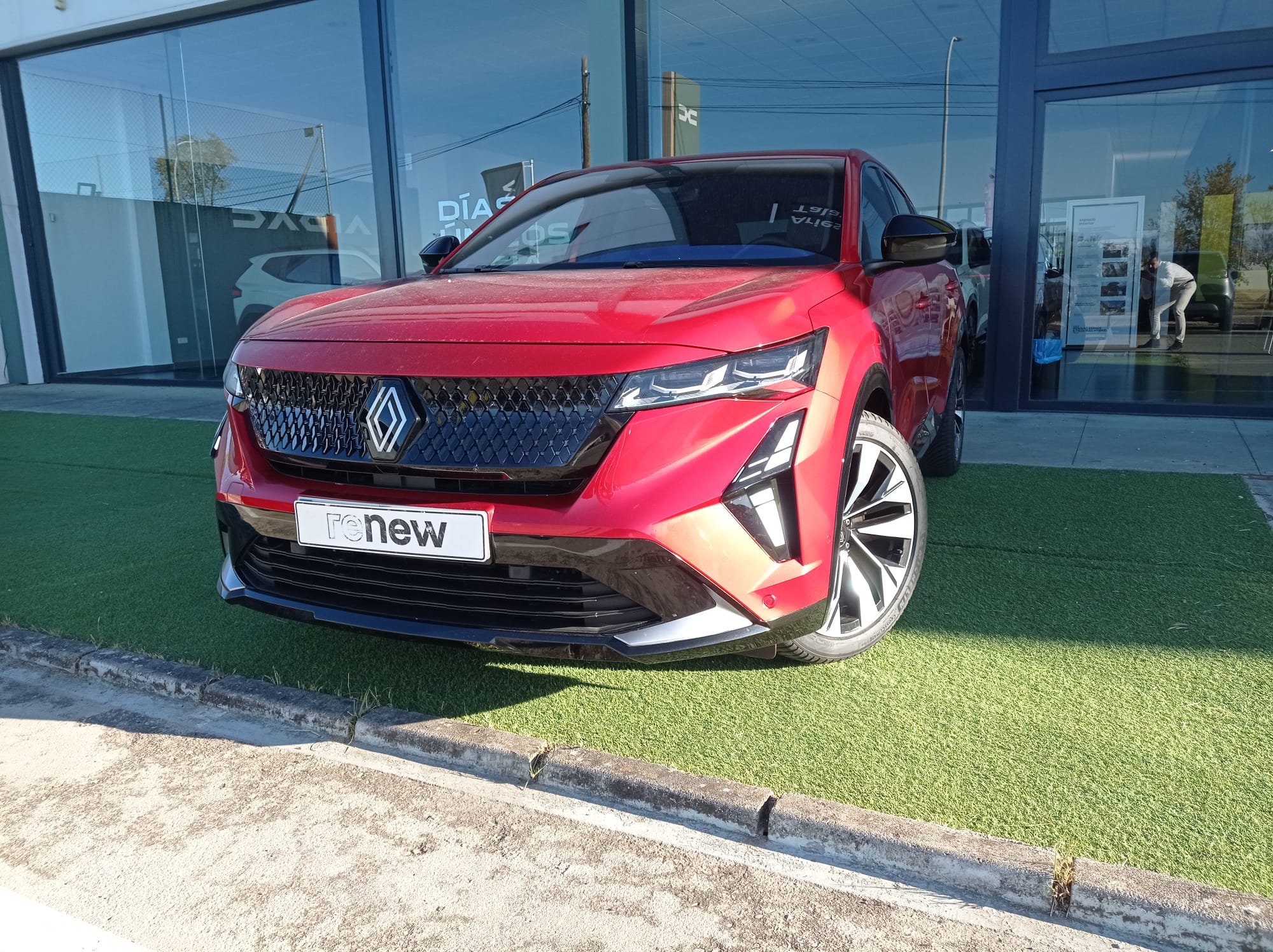 RENAULT Rafale (1.2 E-Tech Híbrido Techno 147kW) en Madrid