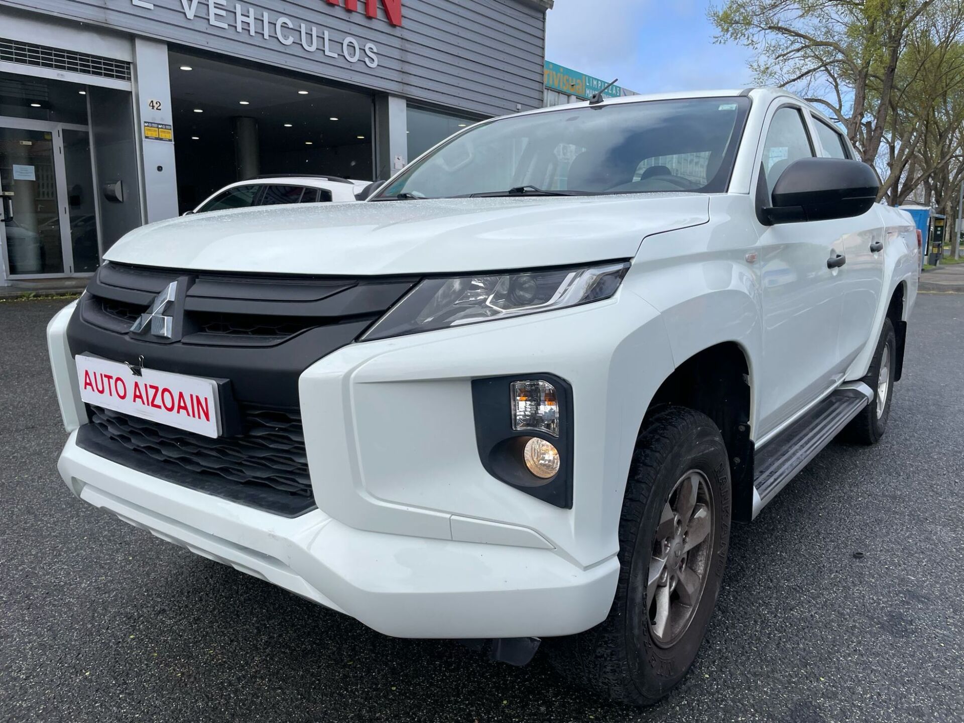 Imagen de MITSUBISHI L200
