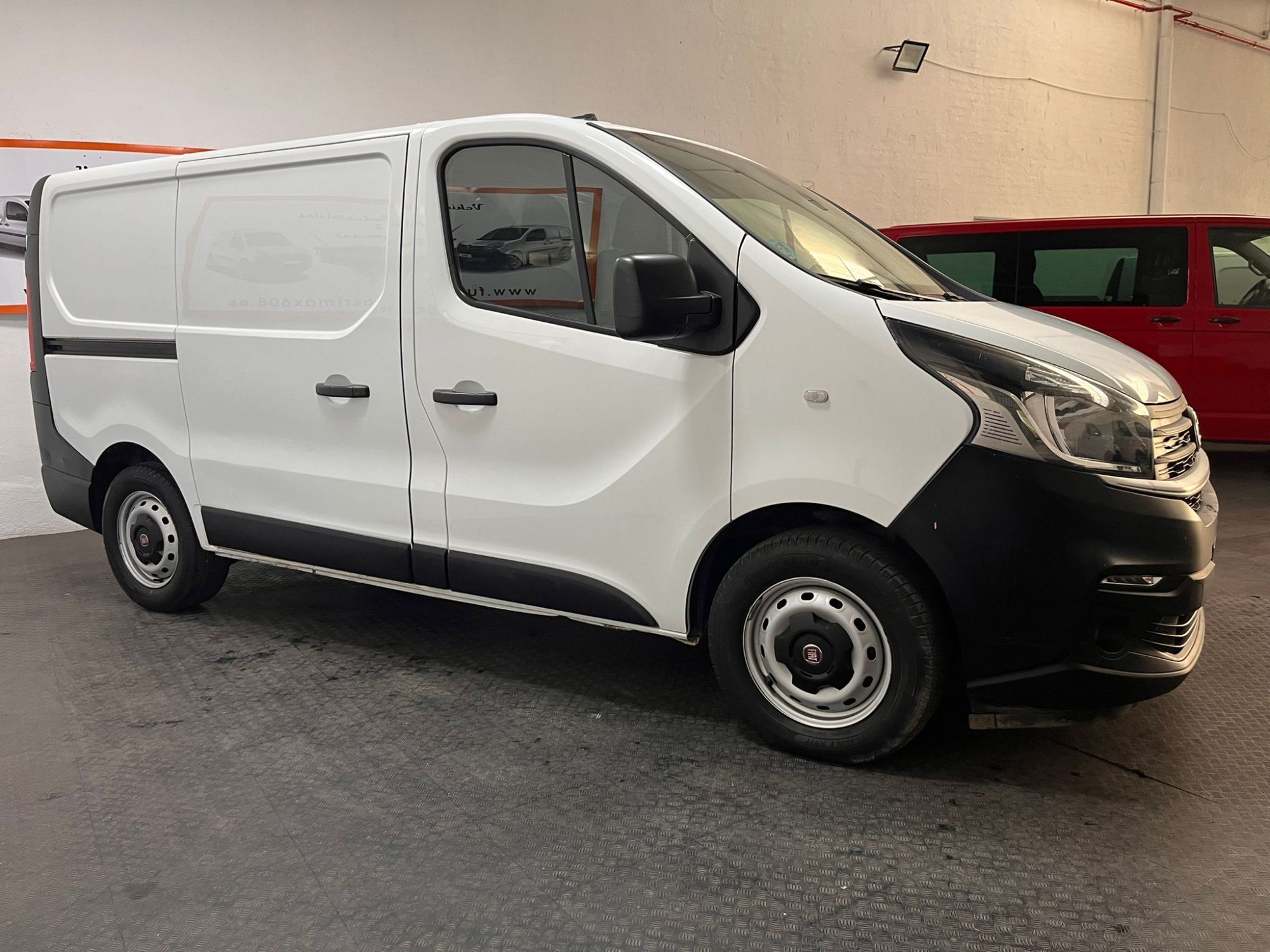 Foto del RENAULT Trafic Furgón 29 L1H1 Energy BluedCi EDC 107kW