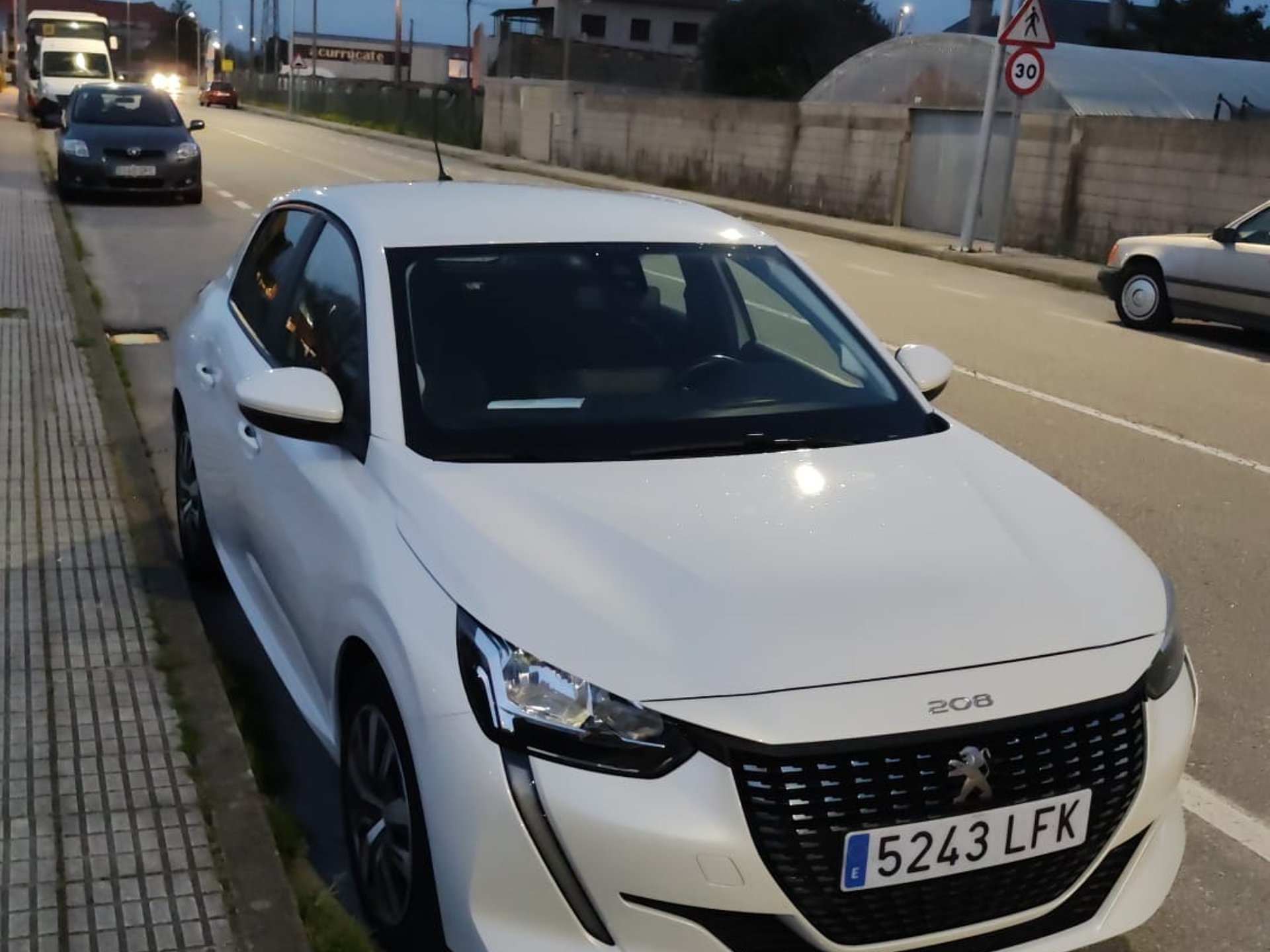 Imagen de PEUGEOT 208