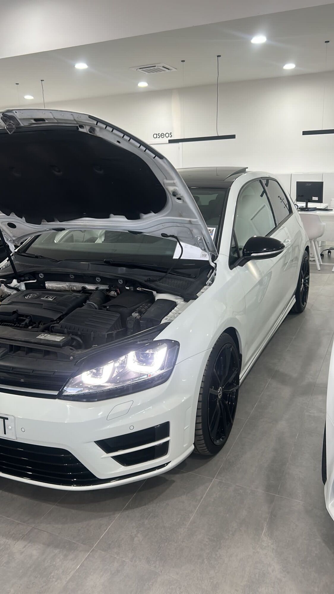 Foto del VOLKSWAGEN Golf 2.0 TSI R DSG 300