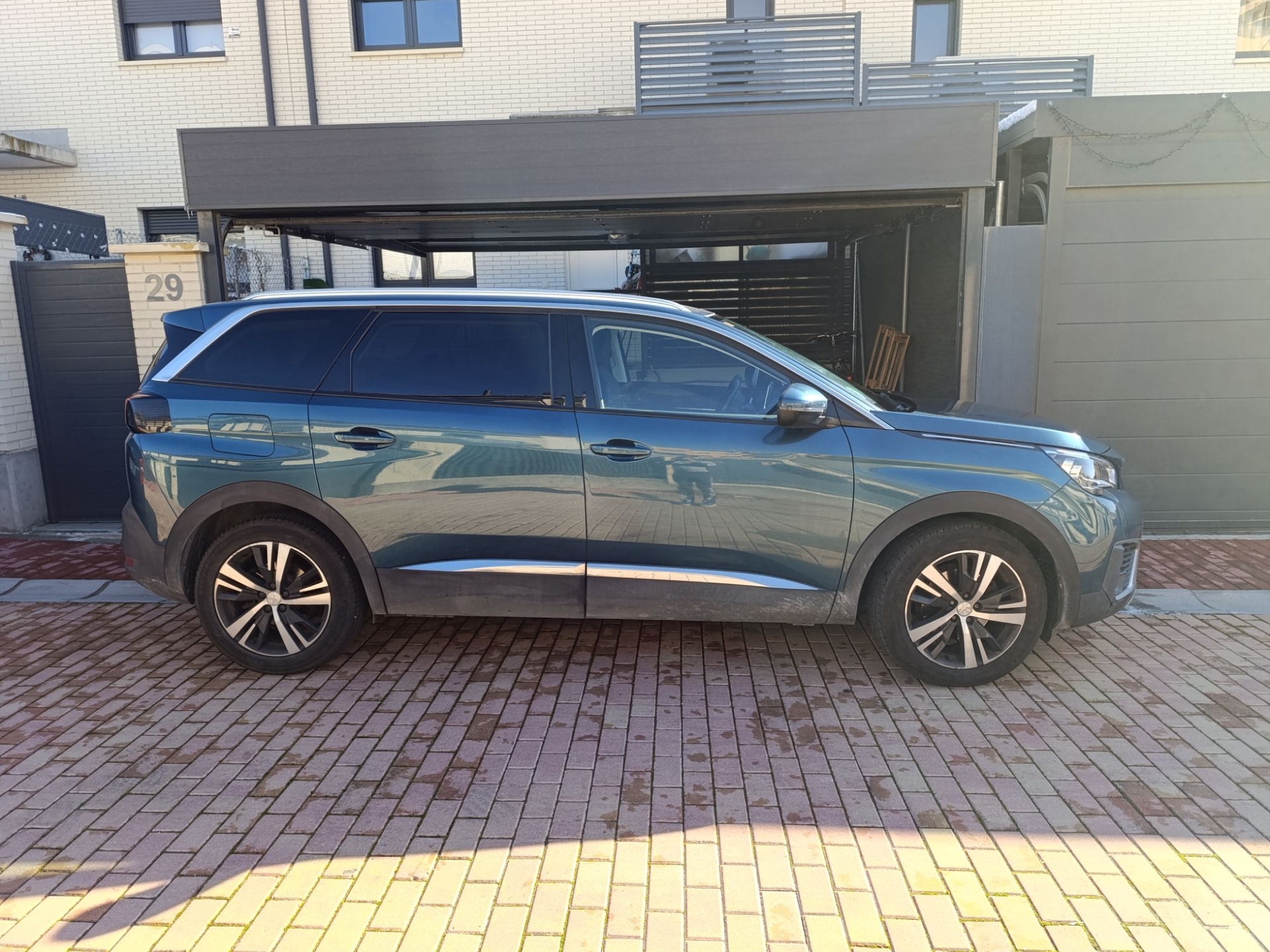 Imagen de PEUGEOT 5008