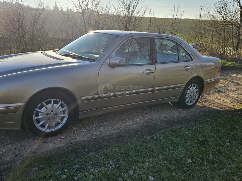 Foto del MERCEDES Clase E E 240 Elegance