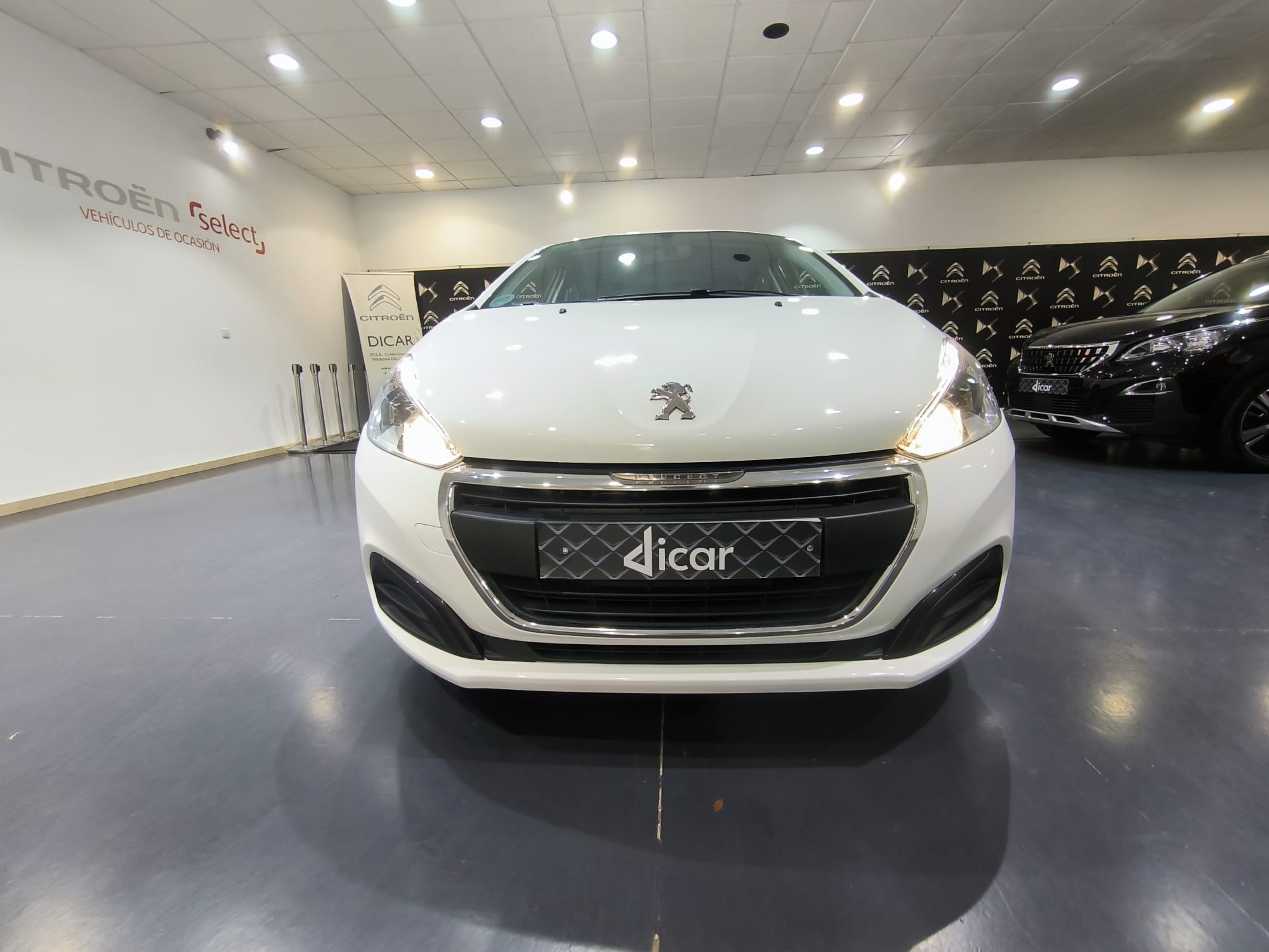 PEUGEOT 208 (1.2 PureTech Allure 82) en Sevilla