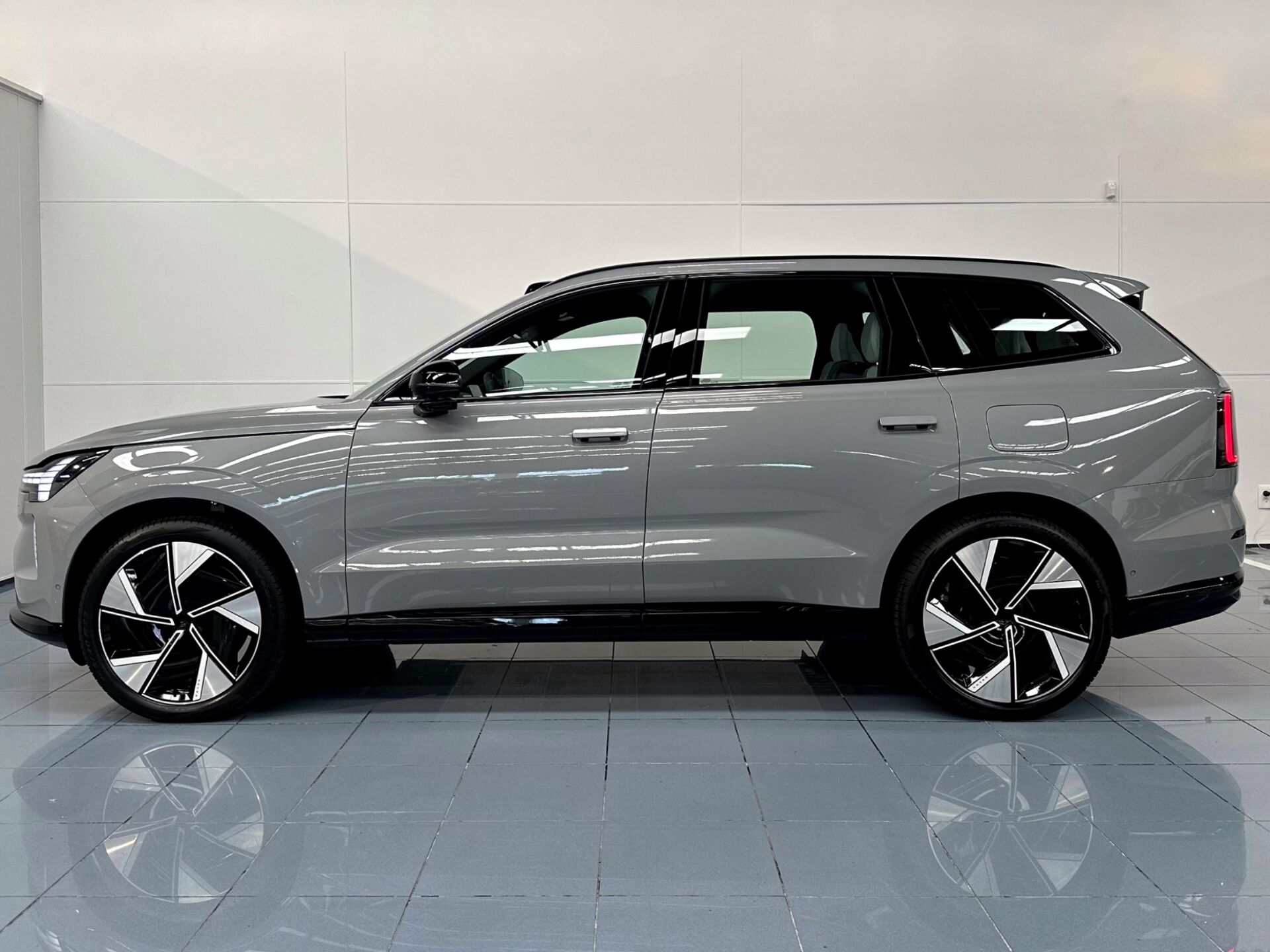 Imagen 2 de VOLVO EX90