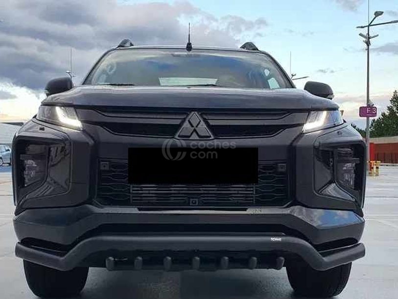 Foto del MITSUBISHI L200 2.2DI-D Doble Cabina 6AT M-PRO