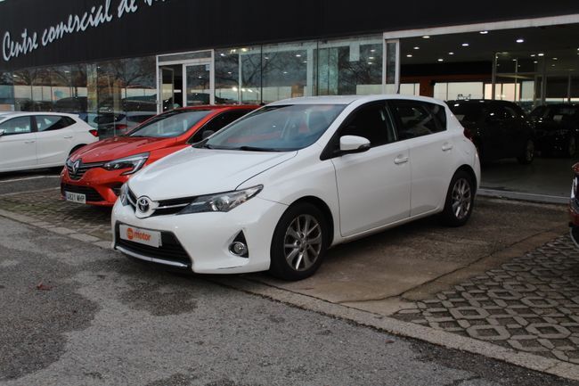 TOYOTA Auris (90D Active) en Madrid