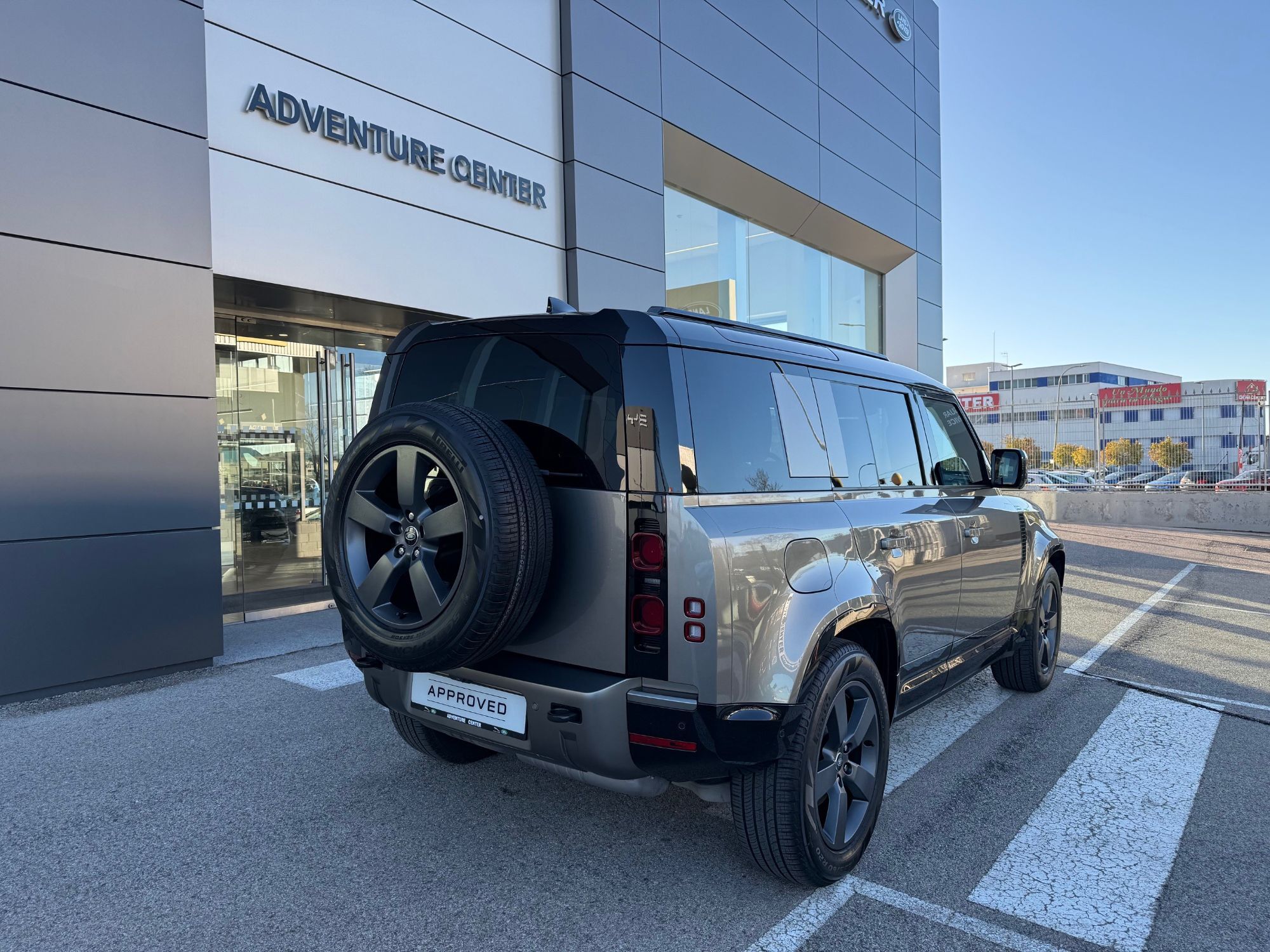 Foto del LAND ROVER Defender 110 3.0D l6 MHEV X-Dynamic SE AWD Aut. 250