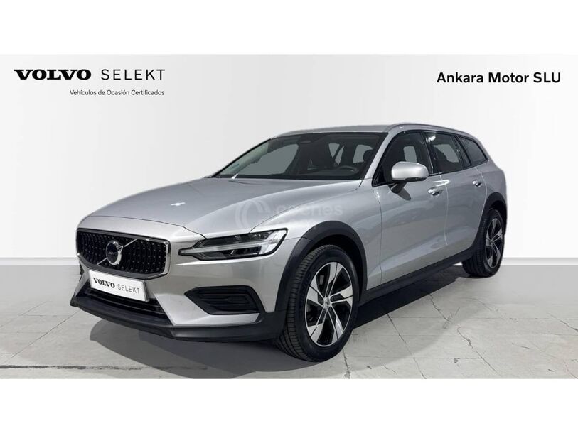 Foto del VOLVO V60 Cross Country B4 Core AWD Aut.